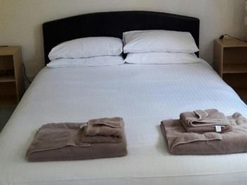 The City Inn Truro Bagian luar foto